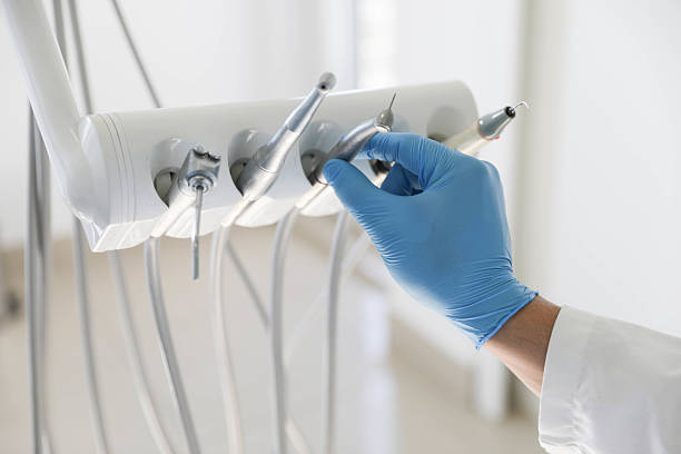 Professional Emergency Dentist technician working in Loyola, CA